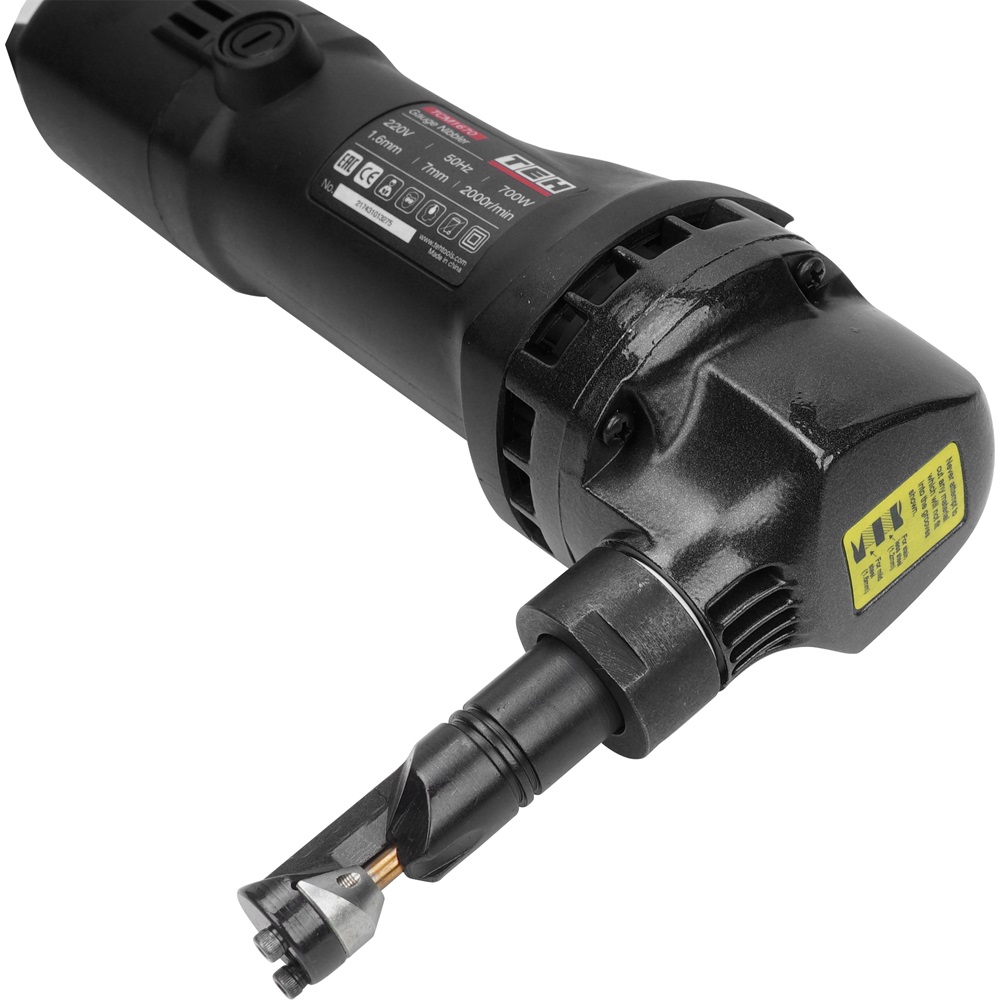 Электроножницы по металлу TEH TCM1670