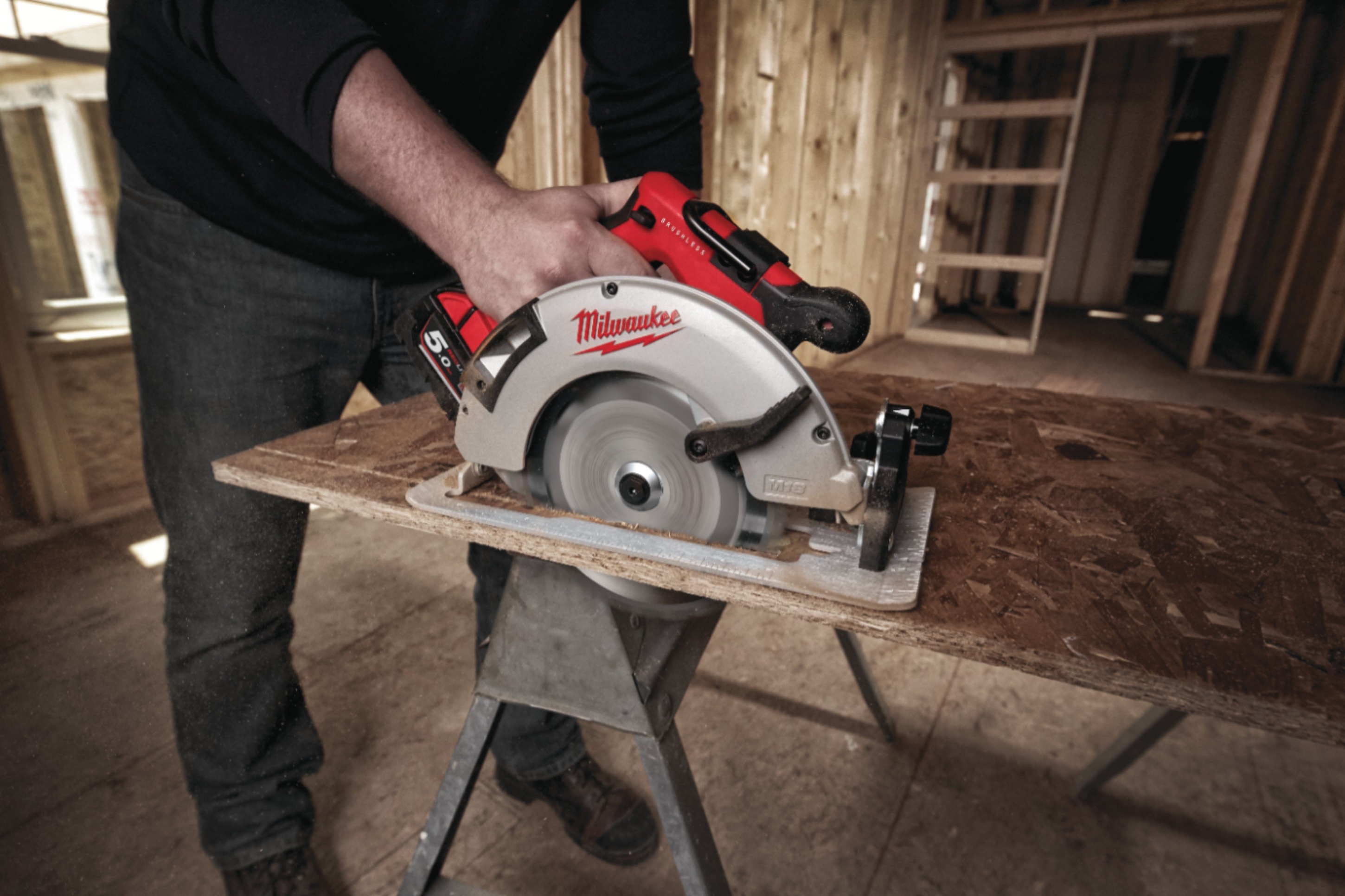 Дисковая (циркулярная) пила Milwaukee M18 BLCS66-502X (4933464590)