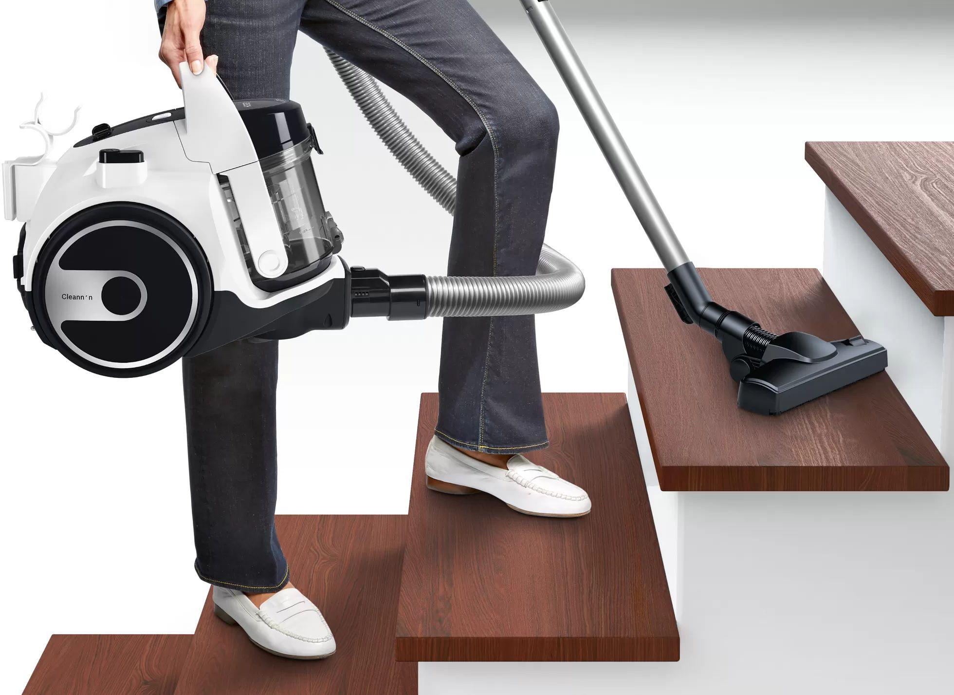 Пылесос Bosch BGS05A222 белый/черный