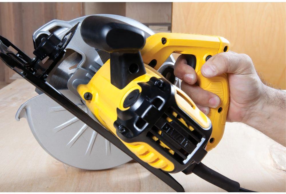 Дисковая (циркулярная) пила DeWalt DWE560 (DWE560-QS)