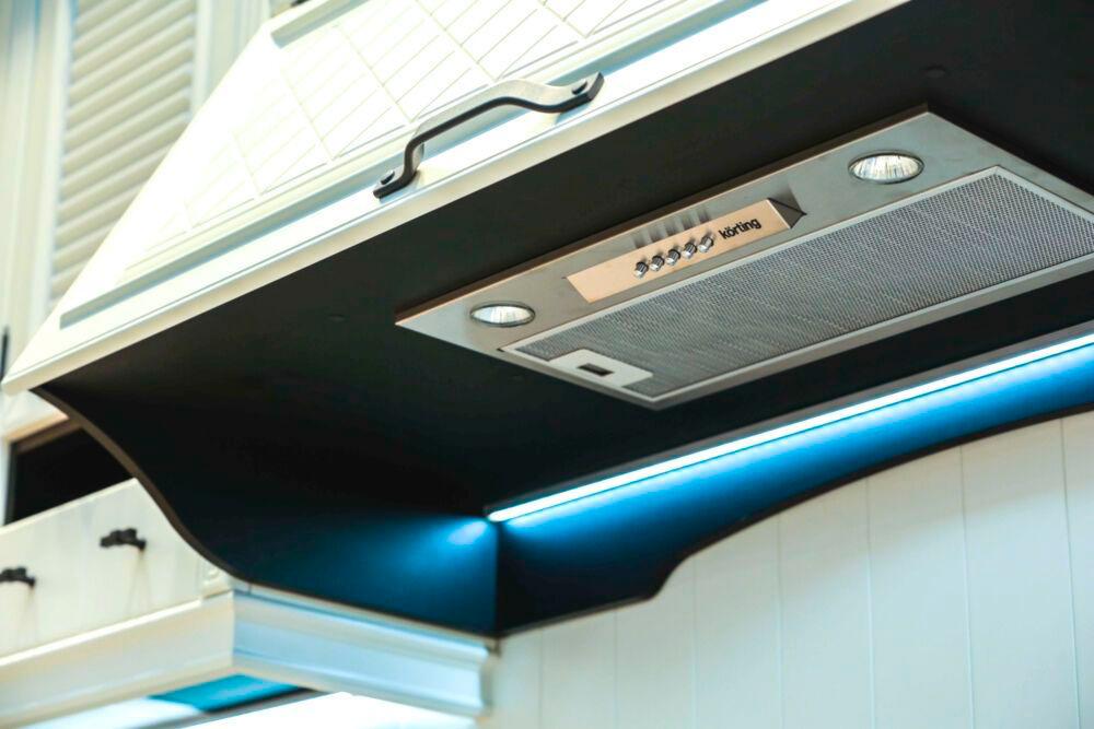 Кухонная вытяжка Korting KHI 6530 X