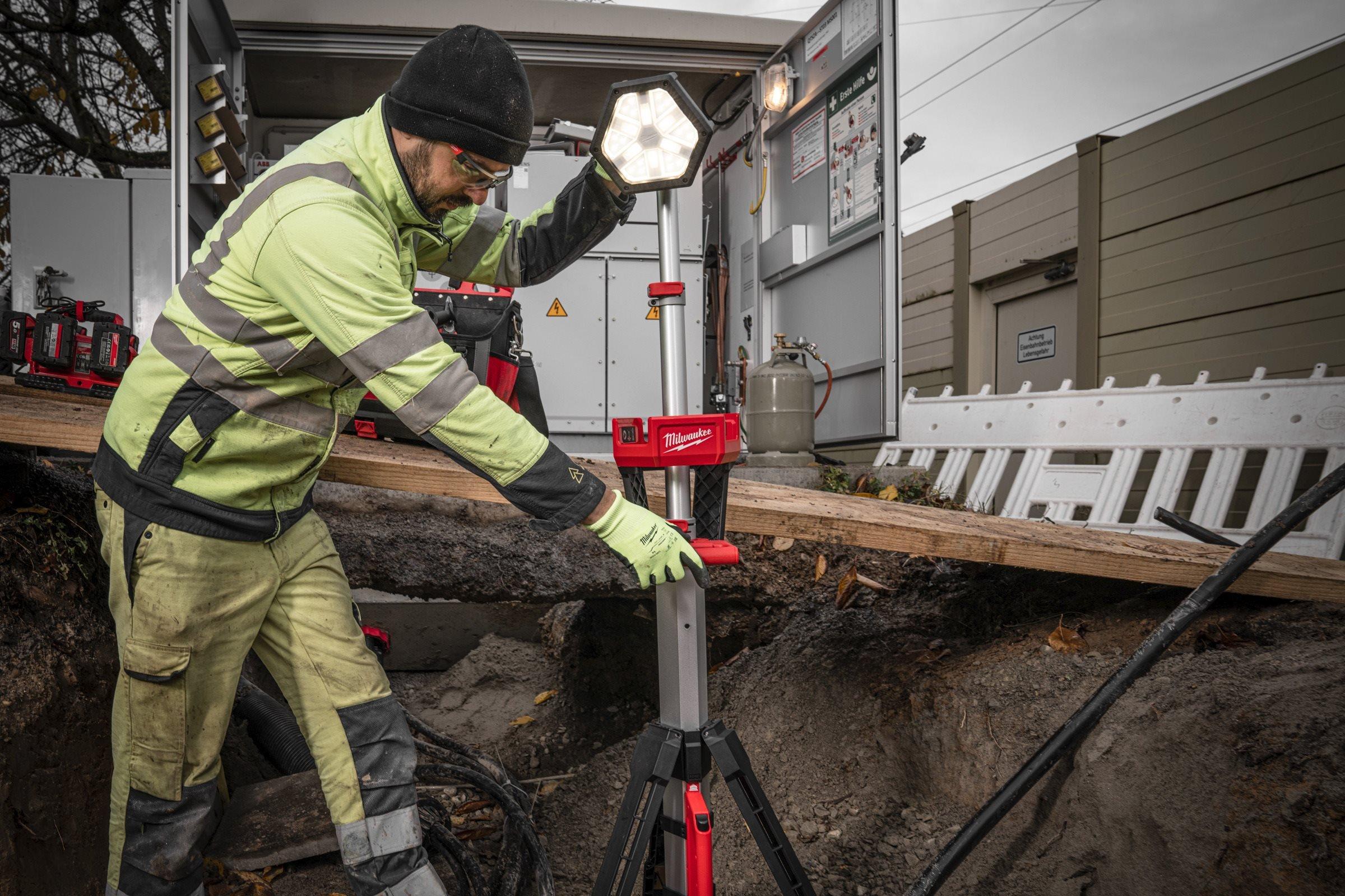 Мачта освещения Milwaukee M18 SAL2-0 (4933492486)