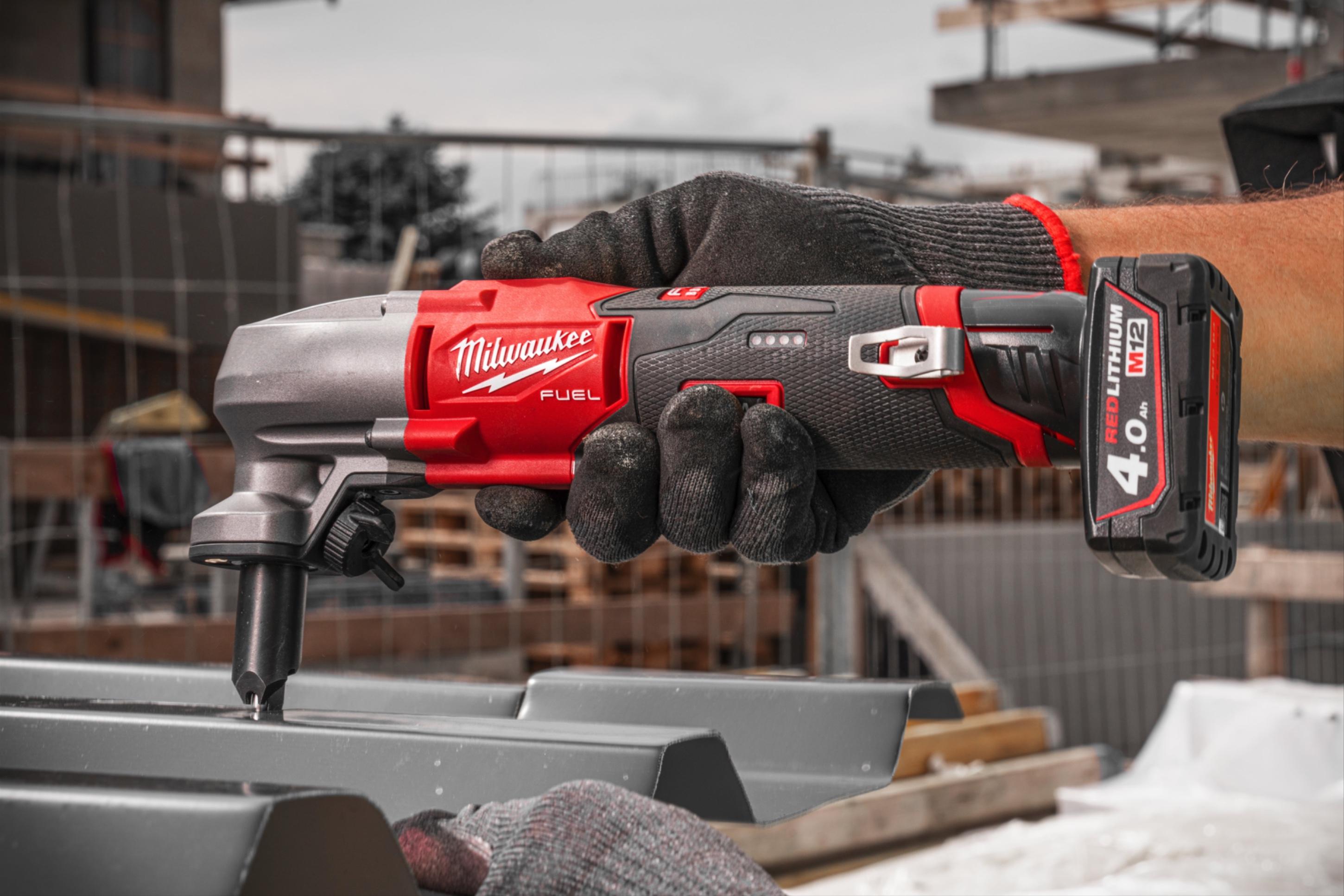Электроножницы по металлу Milwaukee M12 FNB16-0 (4933479617)