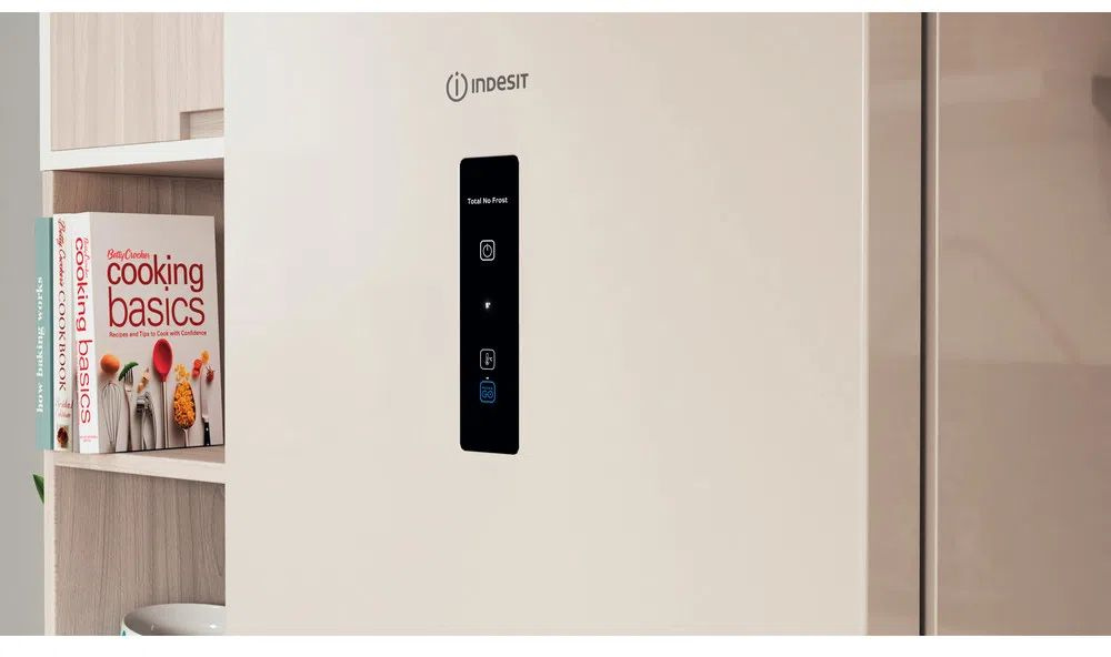 Холодильник Indesit ITR5180E