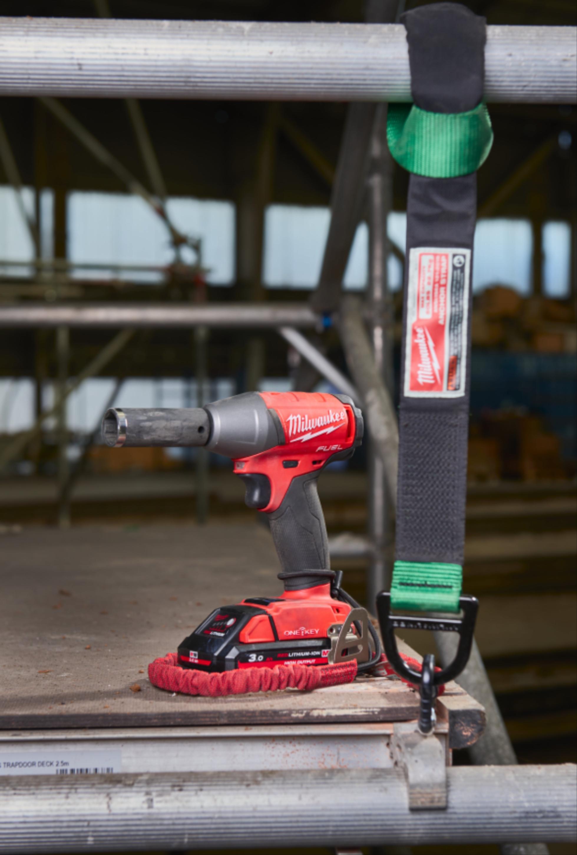 Строп Milwaukee 4932472105