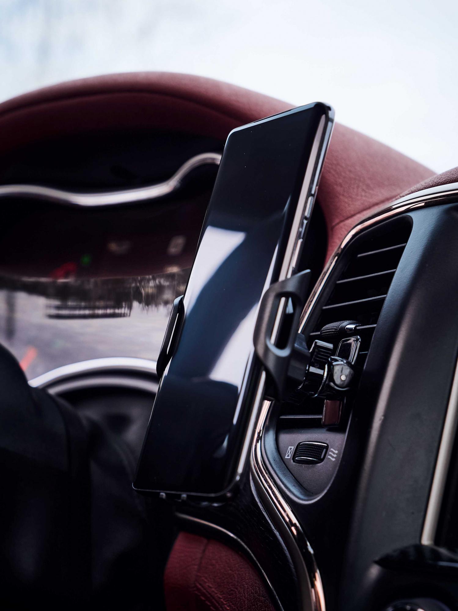 Держатель для смартфона Wiiix HT-471V7-B черный