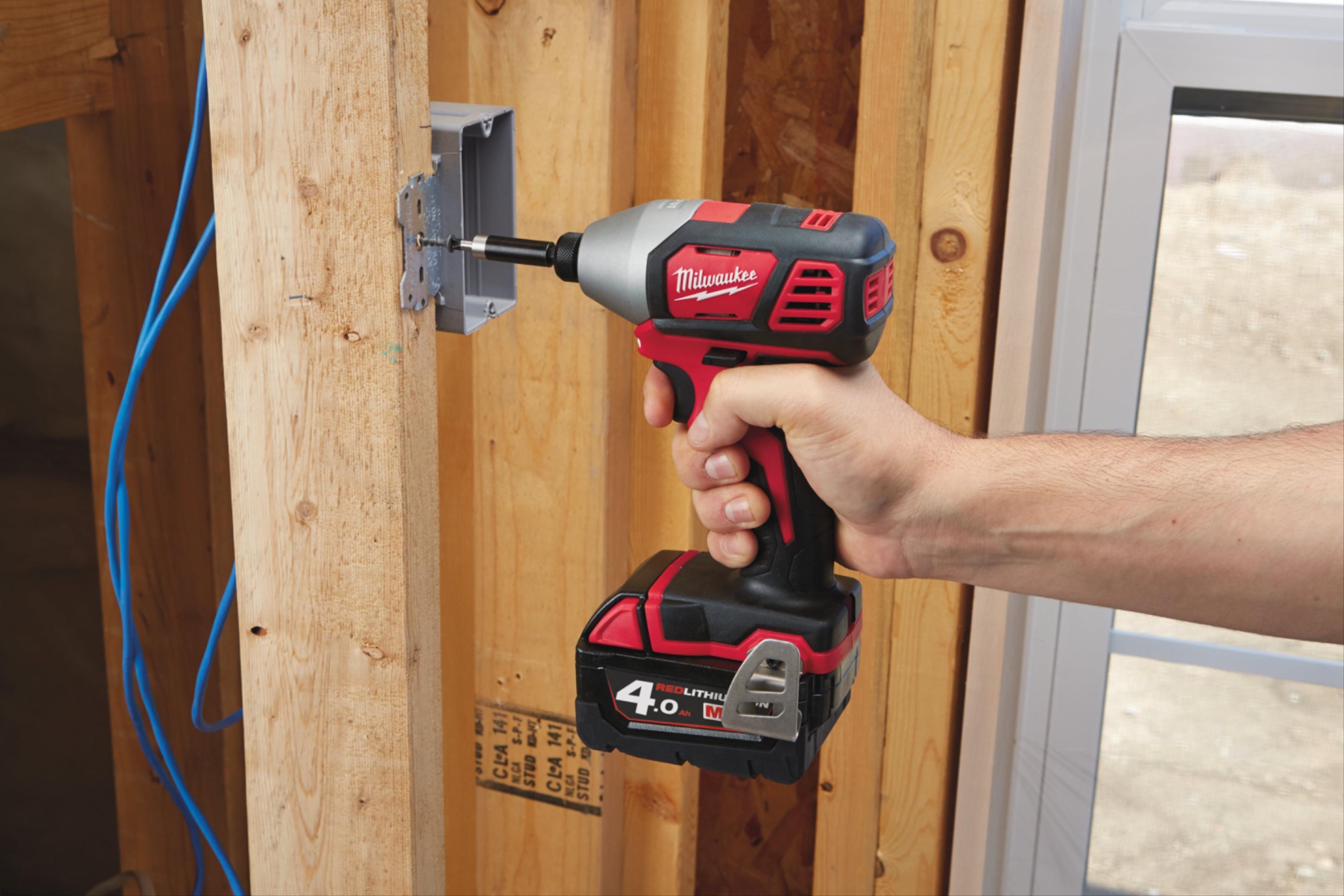 Набор электроинструментов Milwaukee M18 BPP2D-402C (4933447126)