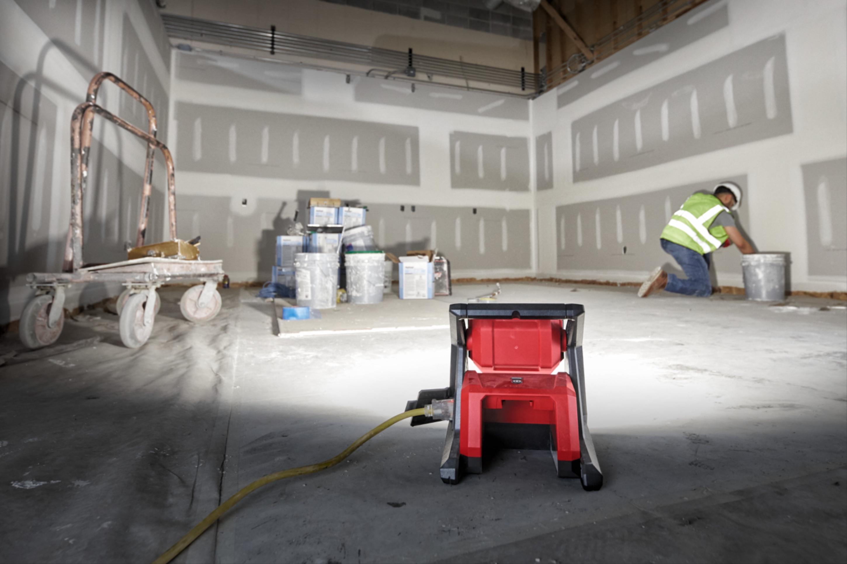 Прожектор Milwaukee M18 HOAL-0 (4933478118)