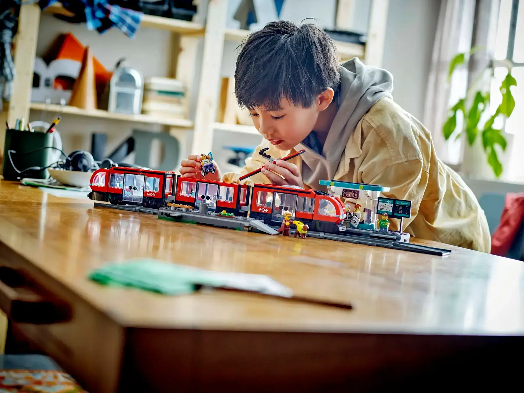 Конструктор Lego City Трамвай и станция в центре города (60423)