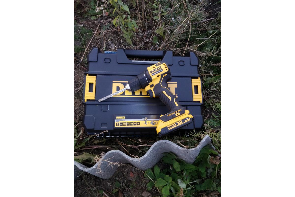 Дрель-шуруповерт DeWalt DCD708N-XJ без АКБ и ЗУ