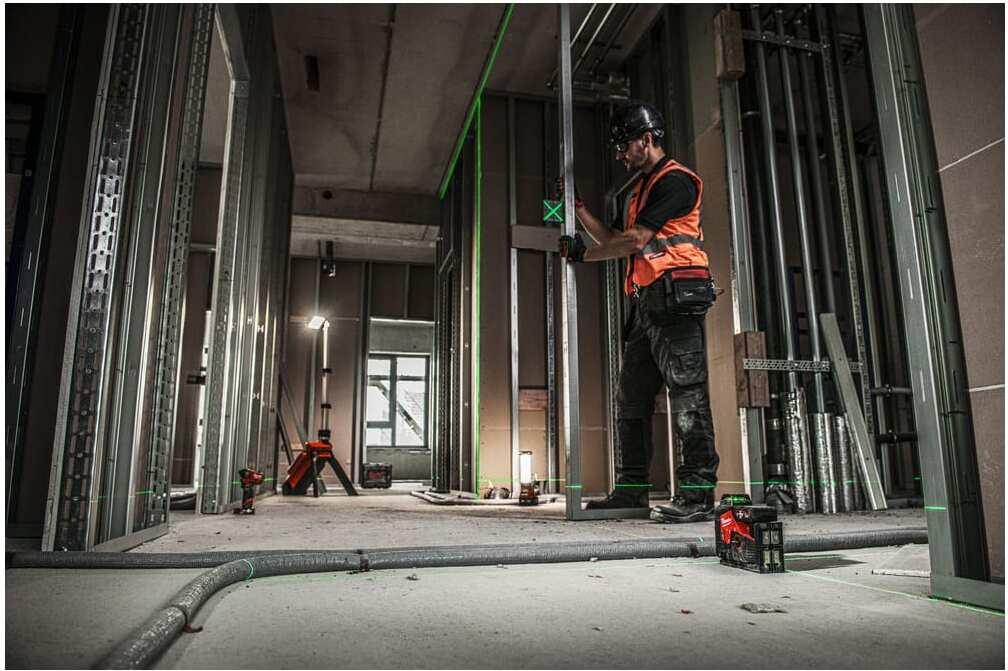 Лазерный нивелир Milwaukee M12 3PL-0C (4933478103)
