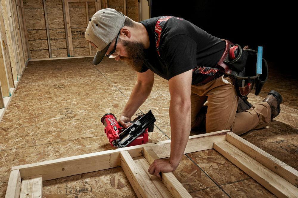 Аккумуляторный гвоздезабиватель Milwaukee M18 FFN-0C (4933471406)