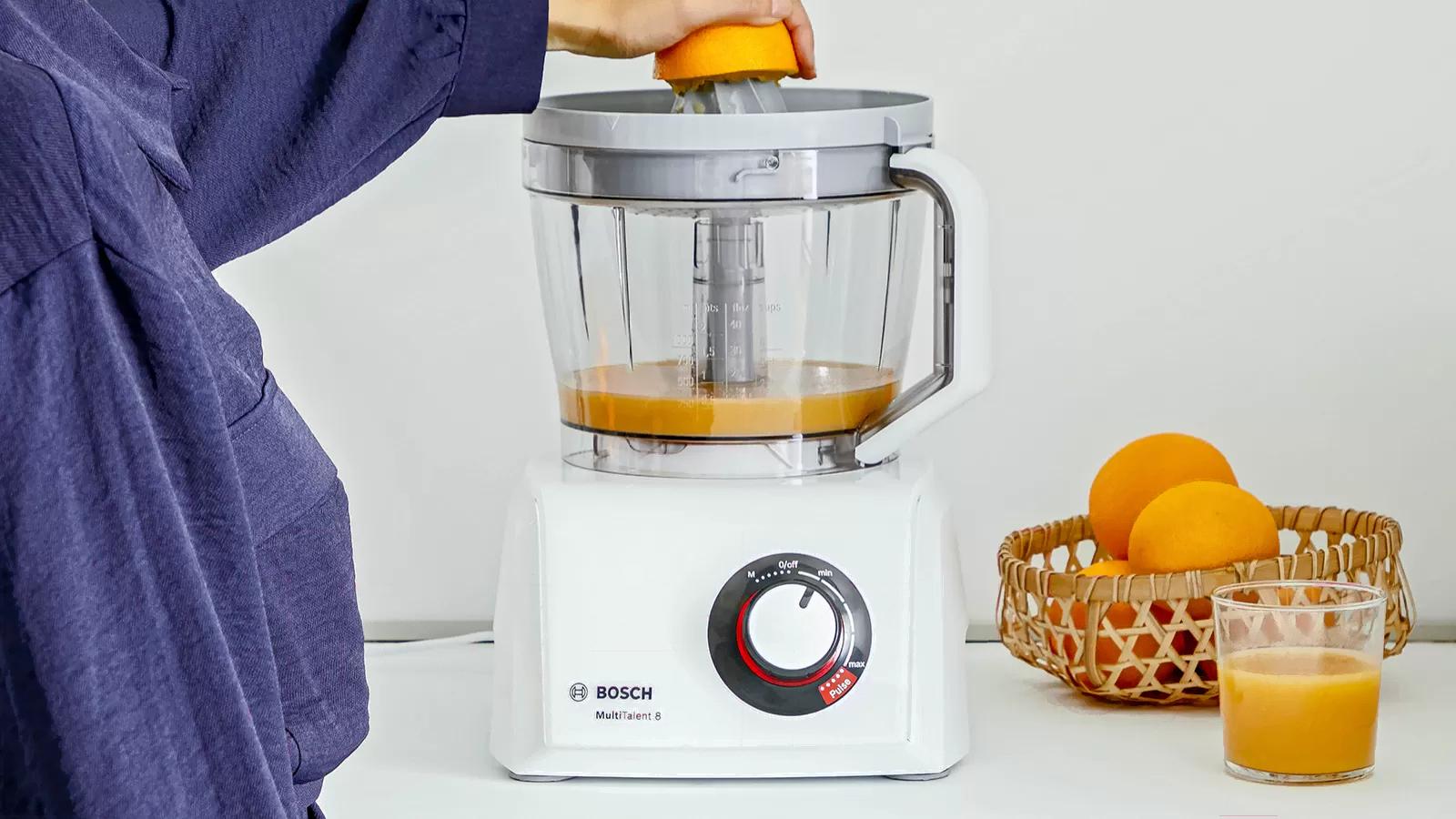 Кухонный комбайн Bosch MC812W620 белый