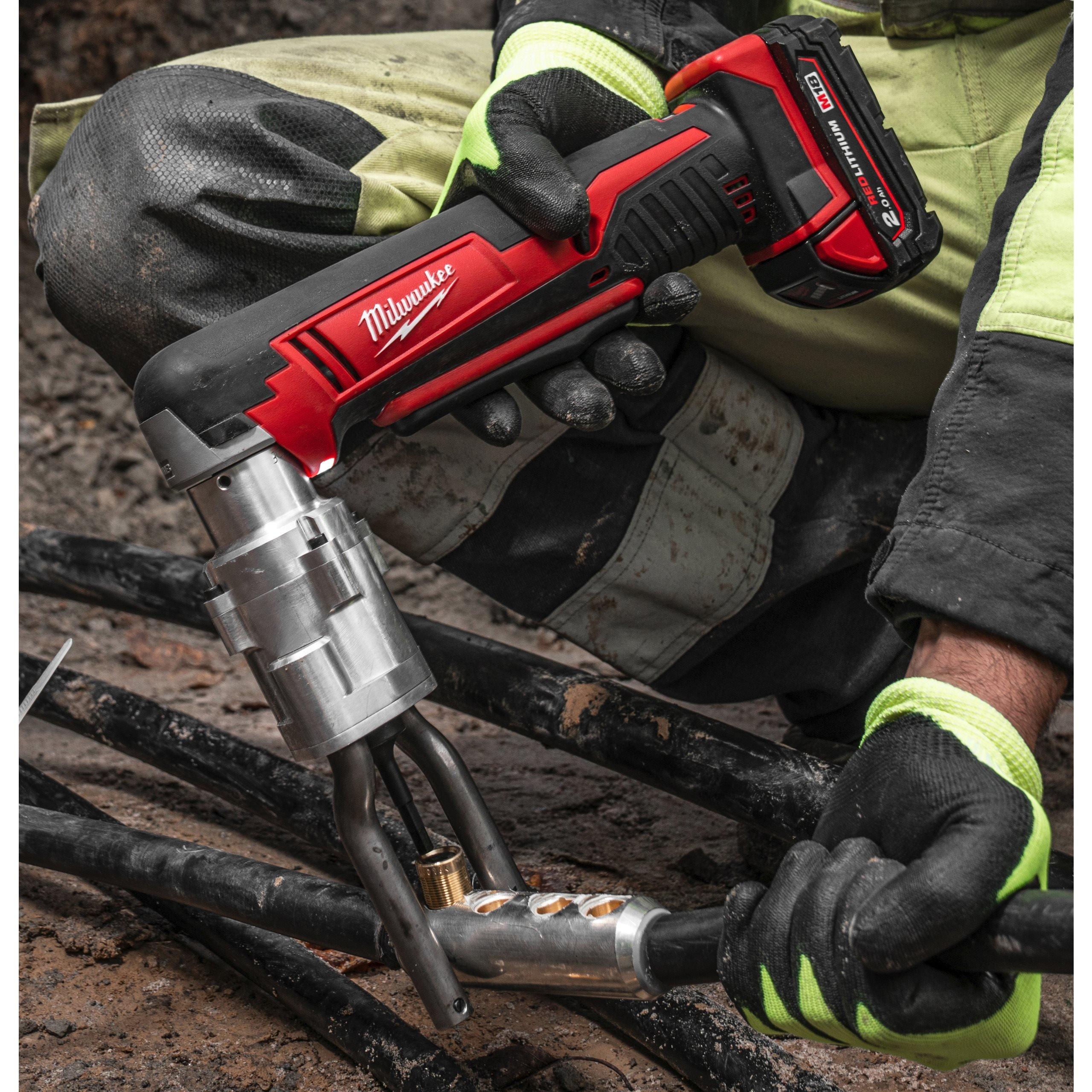 Инструмент для срезных болтов Milwaukee M18 BSBT-202X (4933493289)