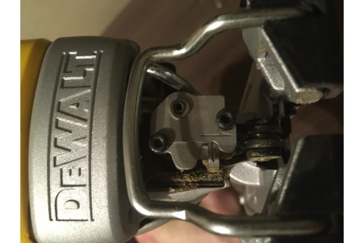 Дрель-шуруповерт DeWalt DCS335N-XJ