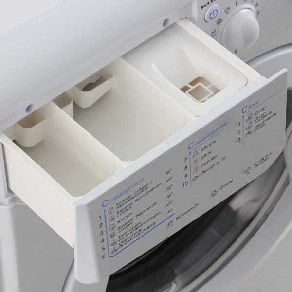Стиральная машина Indesit IWSC 6105 (CIS)