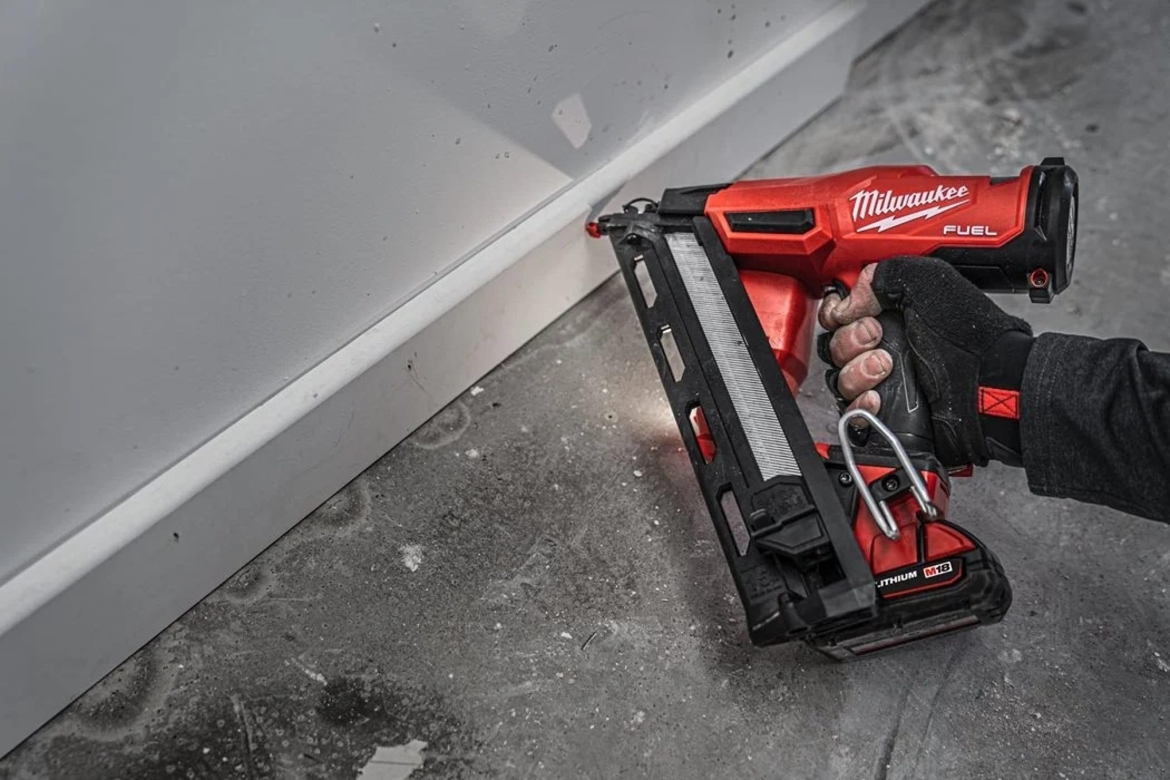 Аккумуляторный нейлер Milwaukee M18 FN15GA-0X (4933478091)