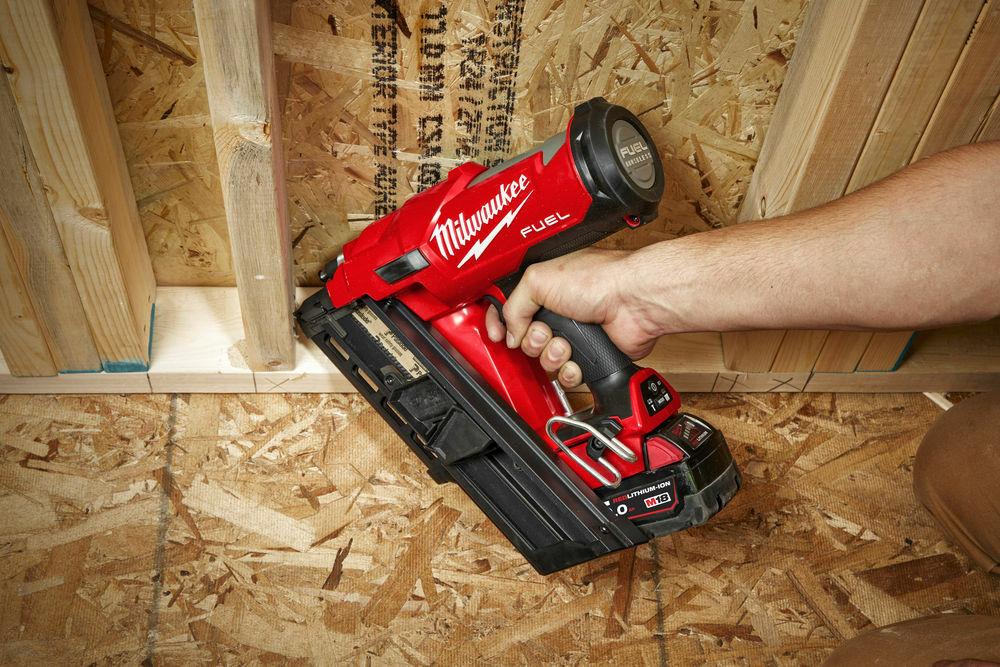 Аккумуляторный гвоздезабиватель Milwaukee M18 FFN-0C (4933471406)