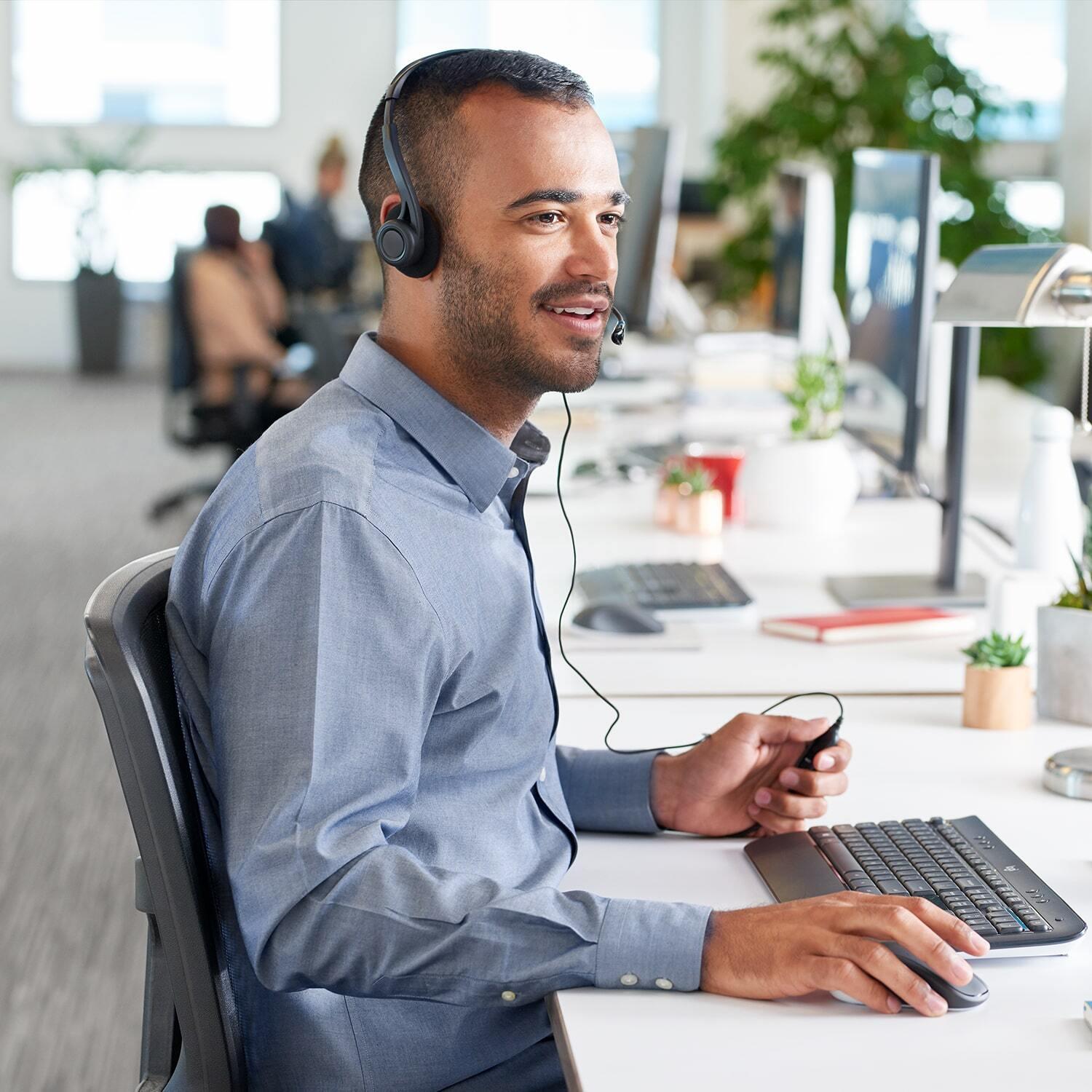 Гарнитура Logitech Headset 960 (981-000100)