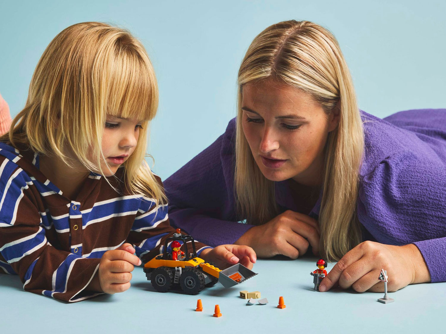 Конструктор Lego City Строительный колесный погрузчик желтый (60450)