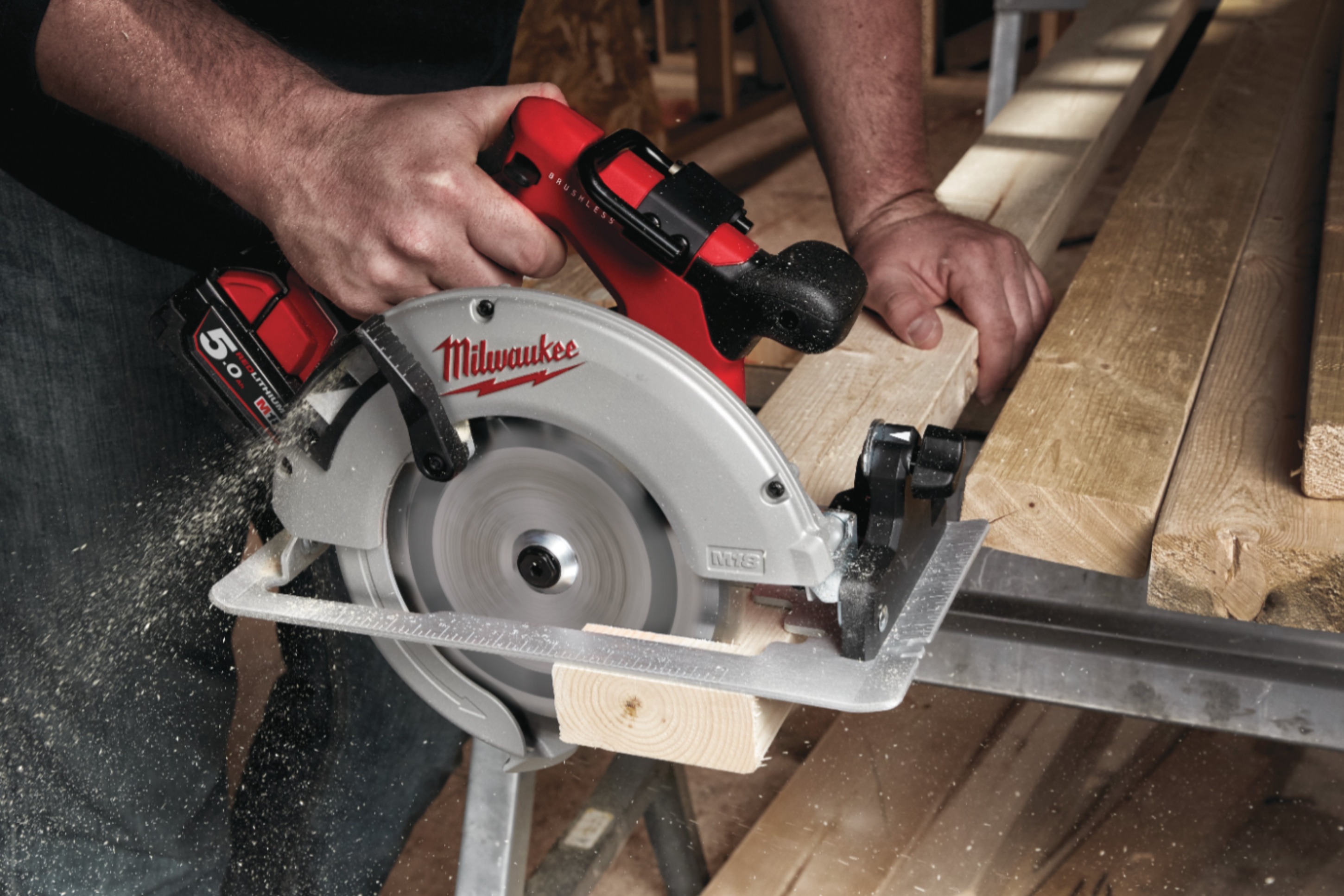 Дисковая (циркулярная) пила Milwaukee M18 BLCS66-502X (4933464590)