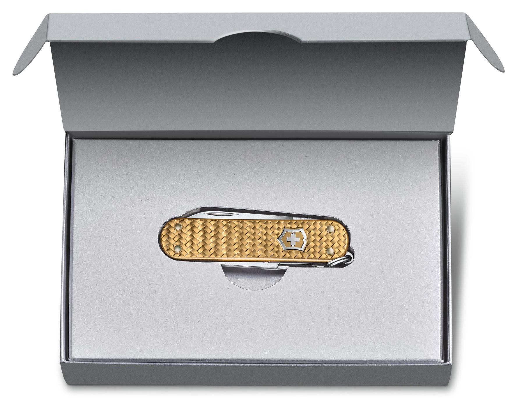 Туристический нож Victorinox Classic Precious Alox золотистый (0.6221.408G)