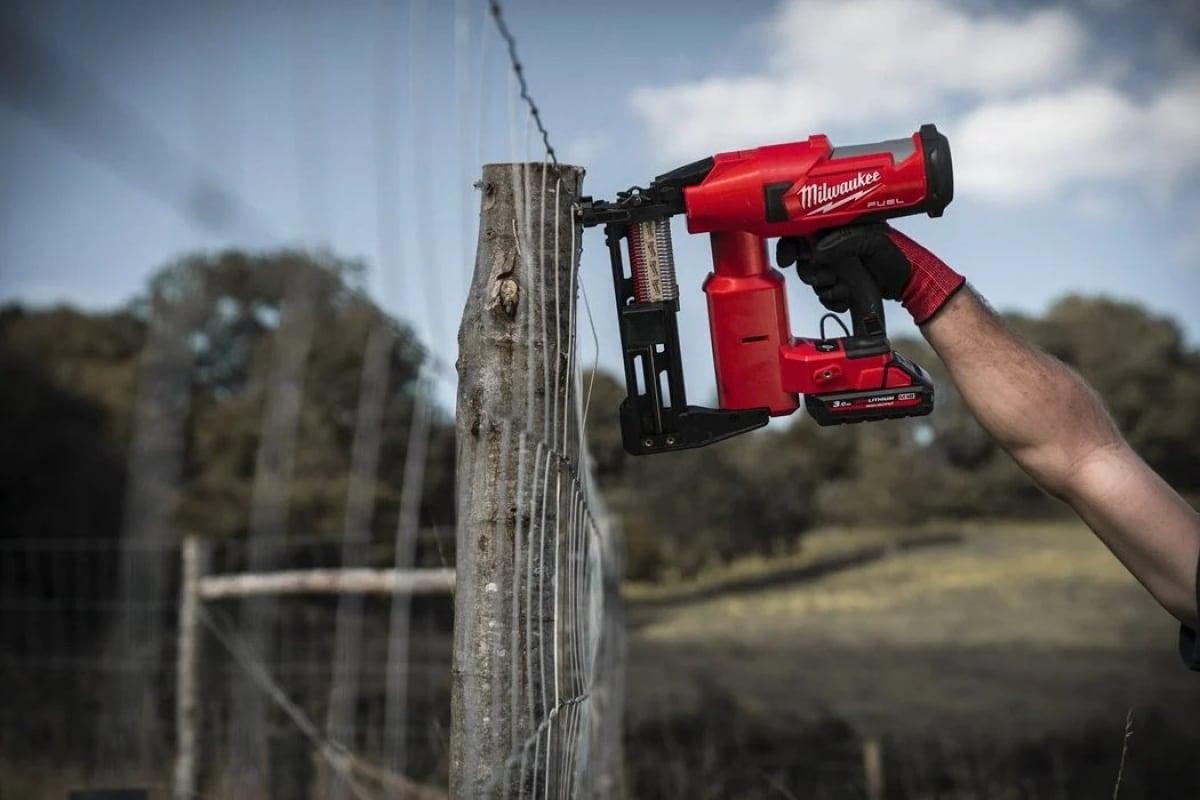 Аккумуляторный степлер Milwaukee M18 FFUS-0C (4933479834)