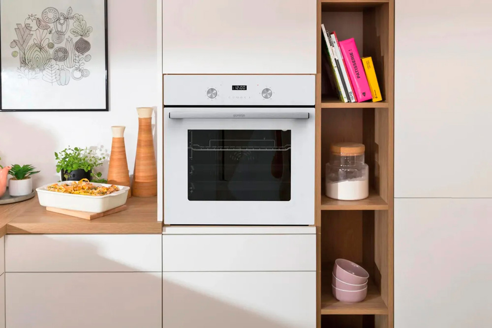 Духовой шкаф Gorenje BO6737E03NWG черный