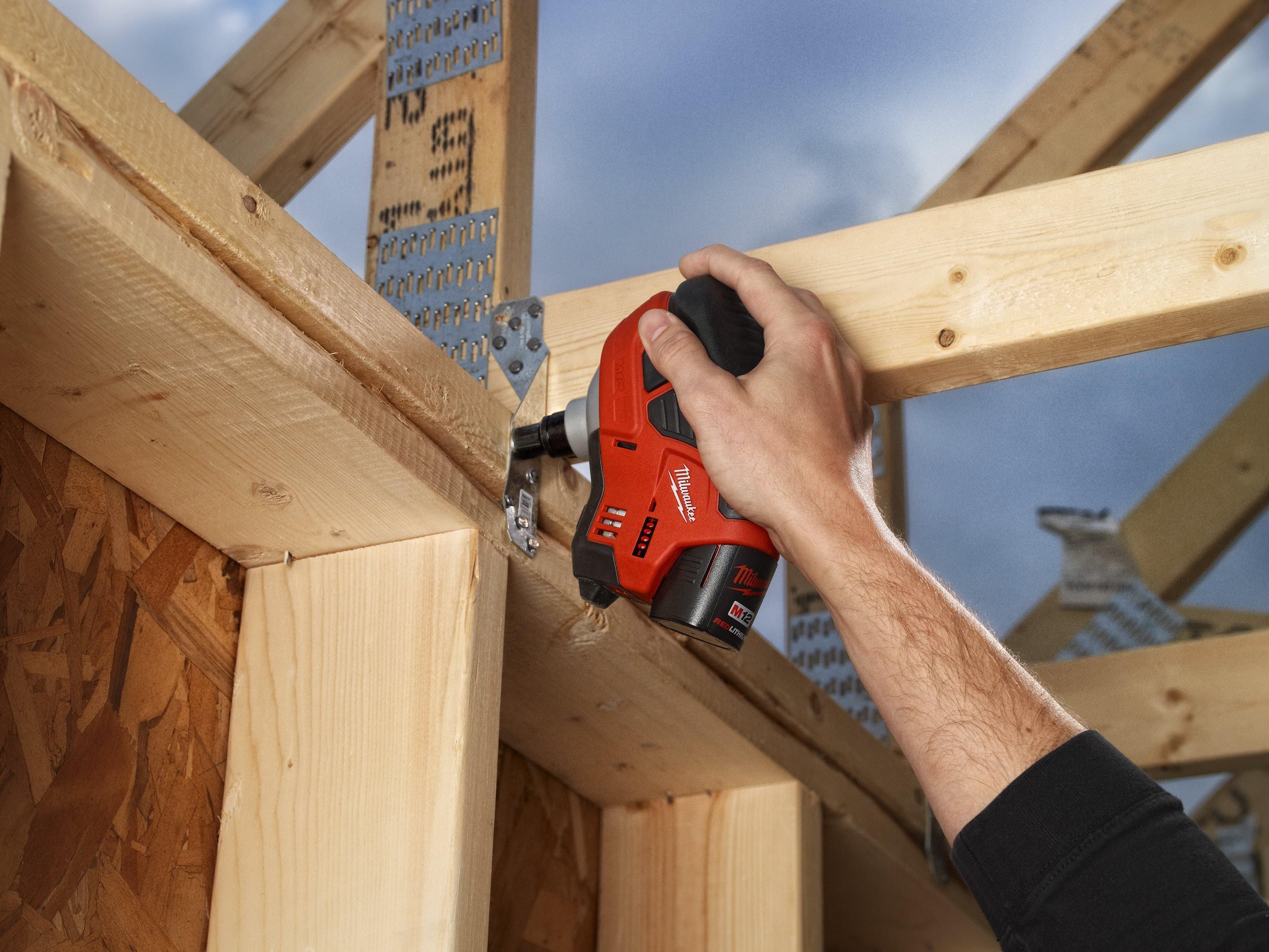 Аккумуляторный скобозабиватель Milwaukee C12 PN-0 (4933427182)