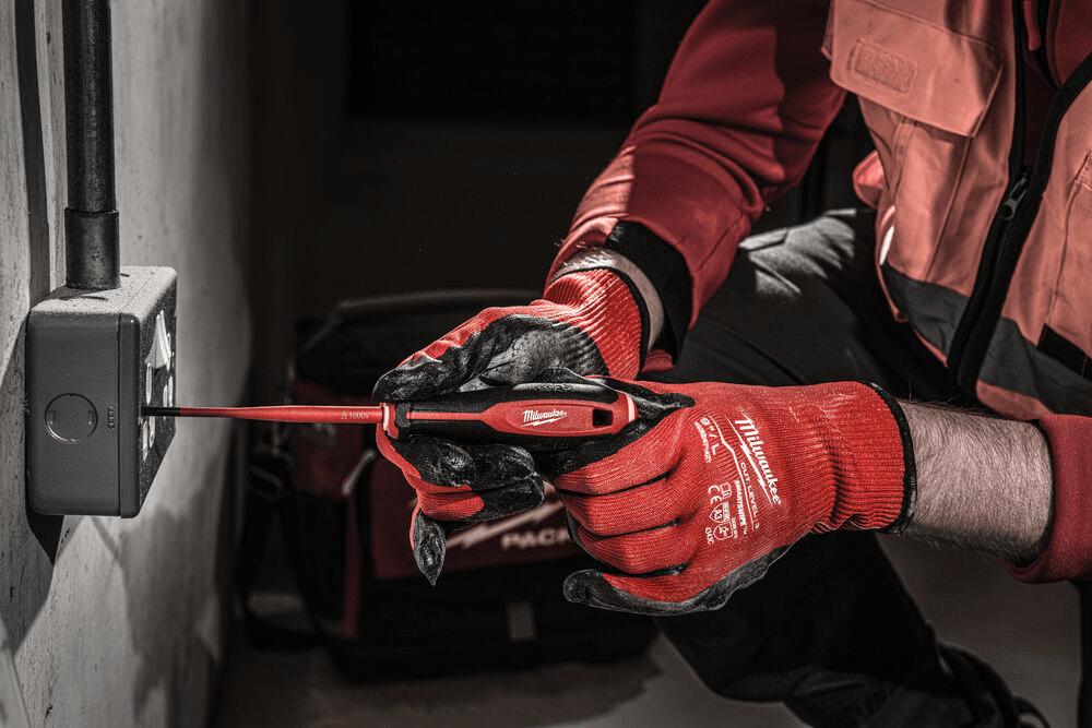 Отвертка Milwaukee VDE PZ2x100 (4932478726)