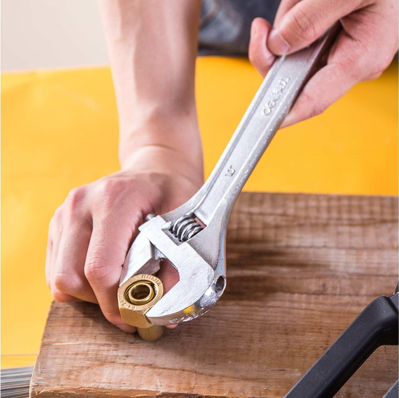 Ключ разводной Deli DL010A