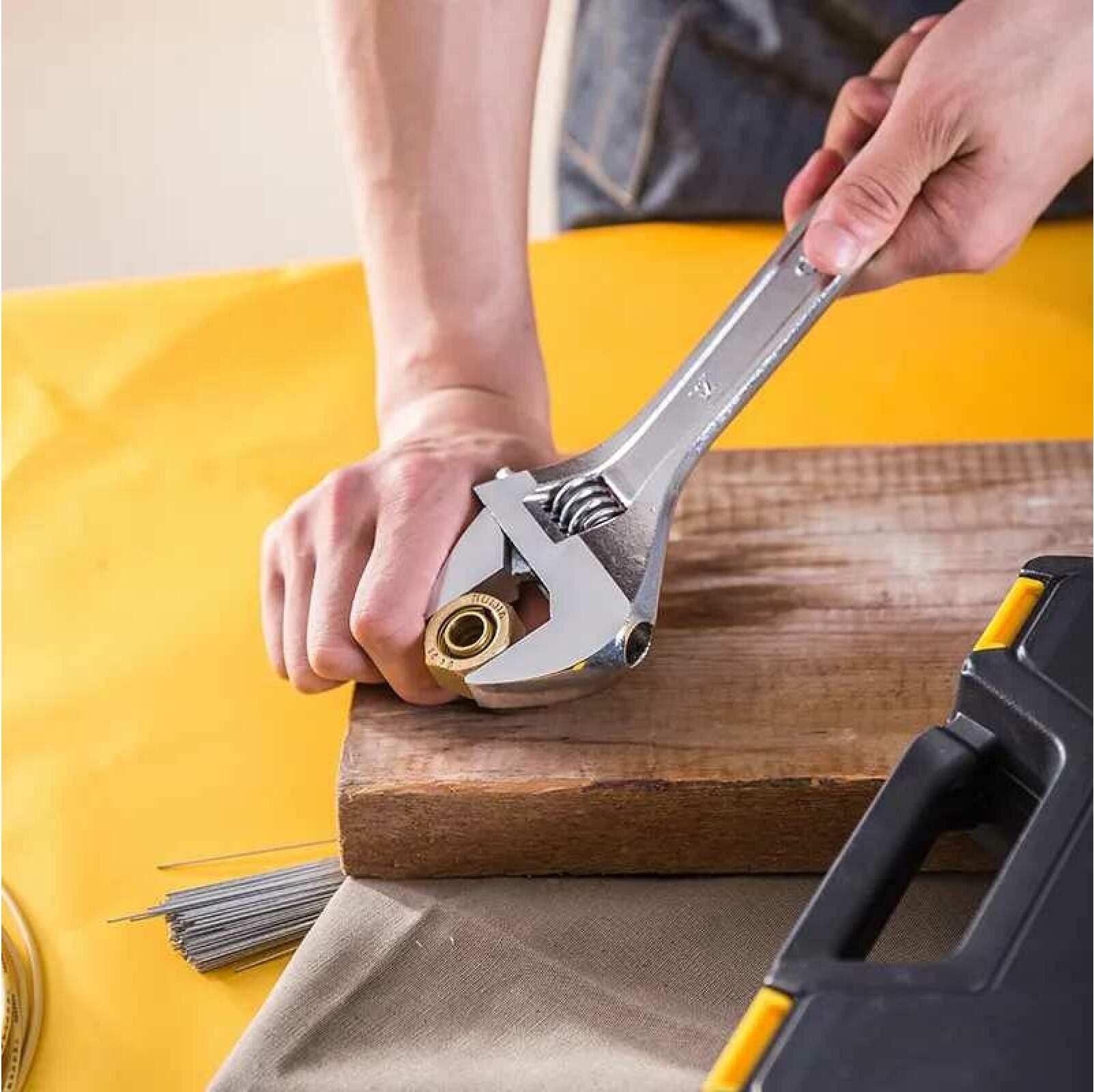 Ключ разводной Deli DL012A