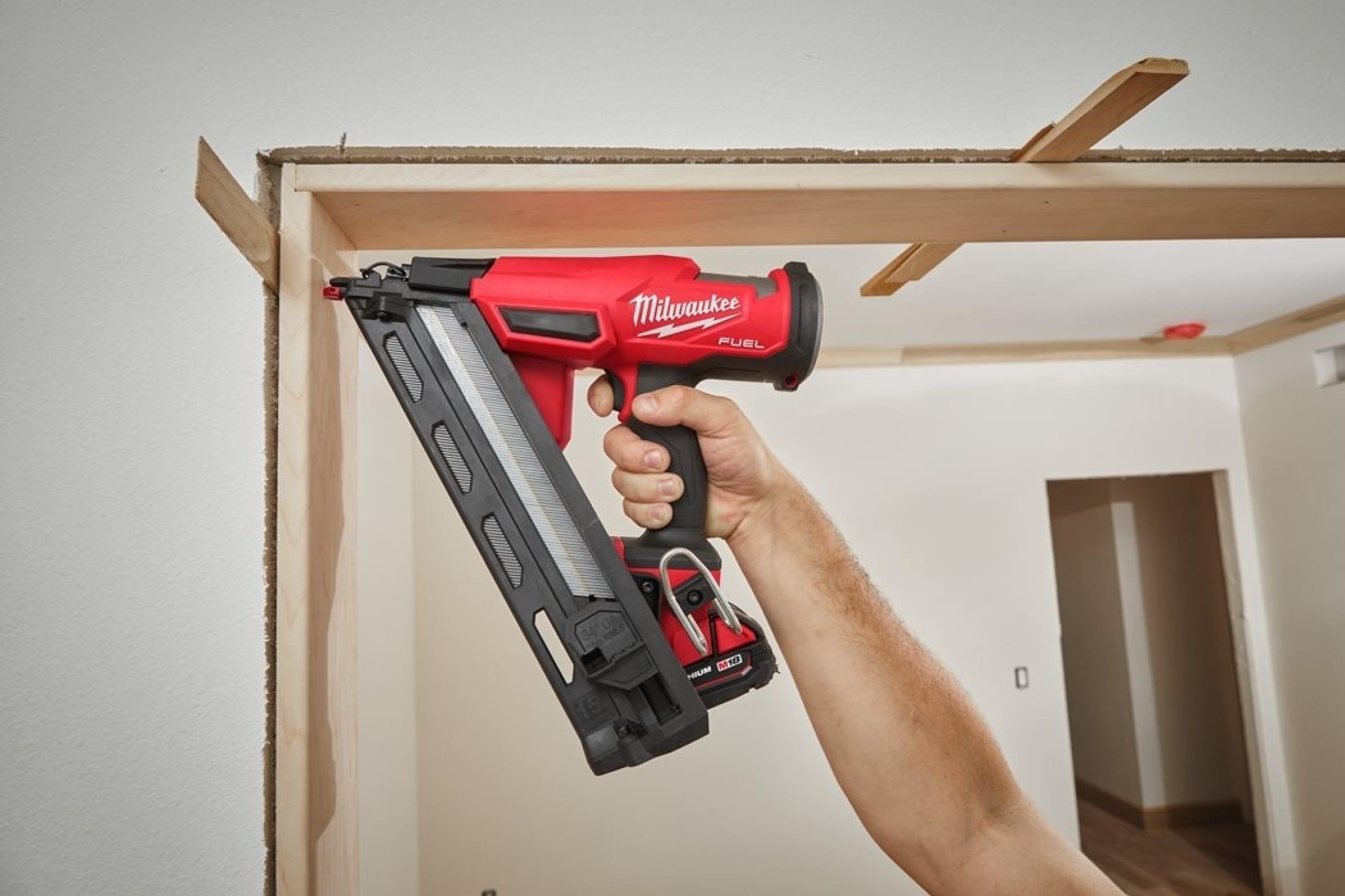 Аккумуляторный нейлер Milwaukee M18 FN15GA-0X (4933478091)