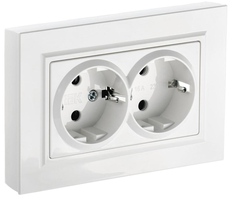 Розетка IEK Brite РСш12-3-БрБ белый (BR-R24-16-K01-F)