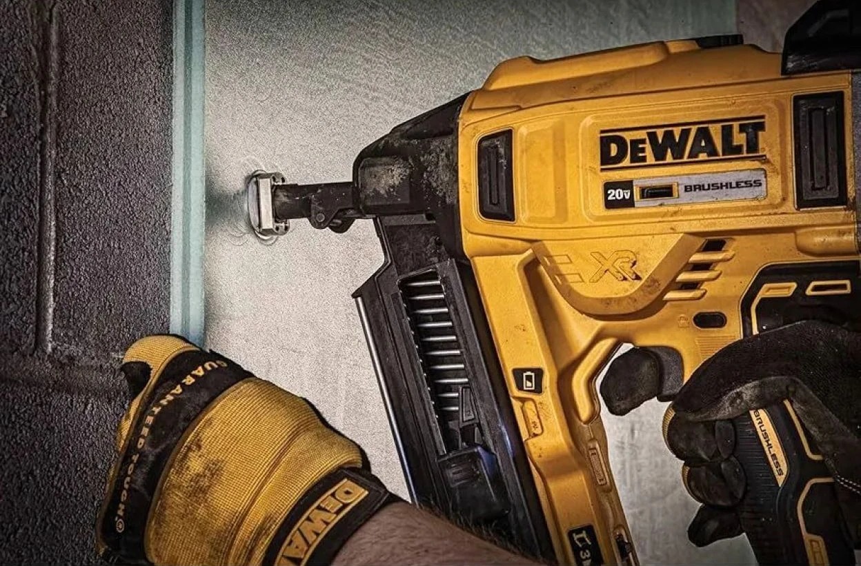 Гвозди DeWalt DCN8901035