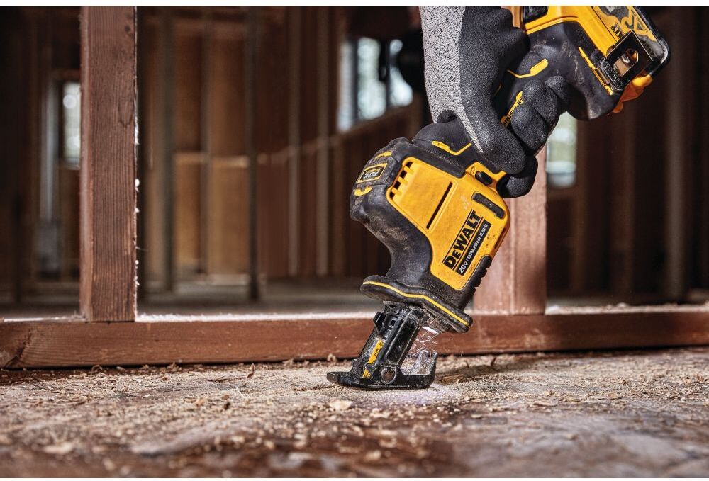 Сабельная пила DeWalt DCS369P2-QW
