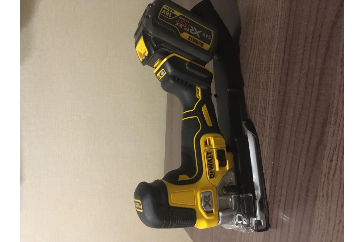 Дрель-шуруповерт DeWalt DCS335N-XJ
