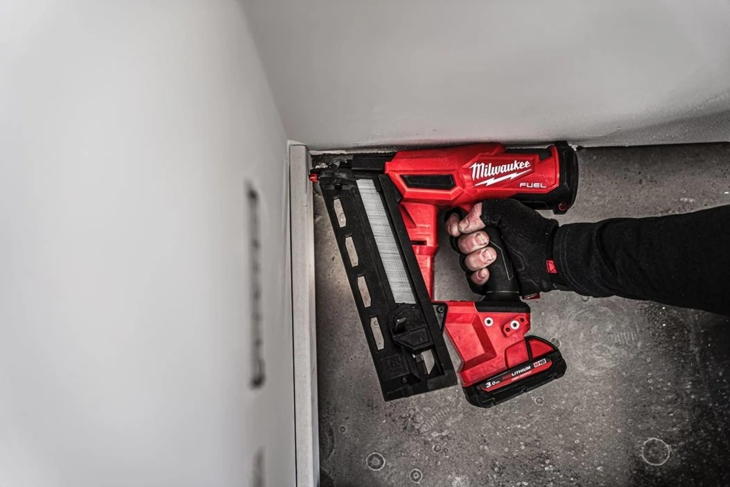 Аккумуляторный нейлер Milwaukee M18 FN16GA-0X (4933478094)