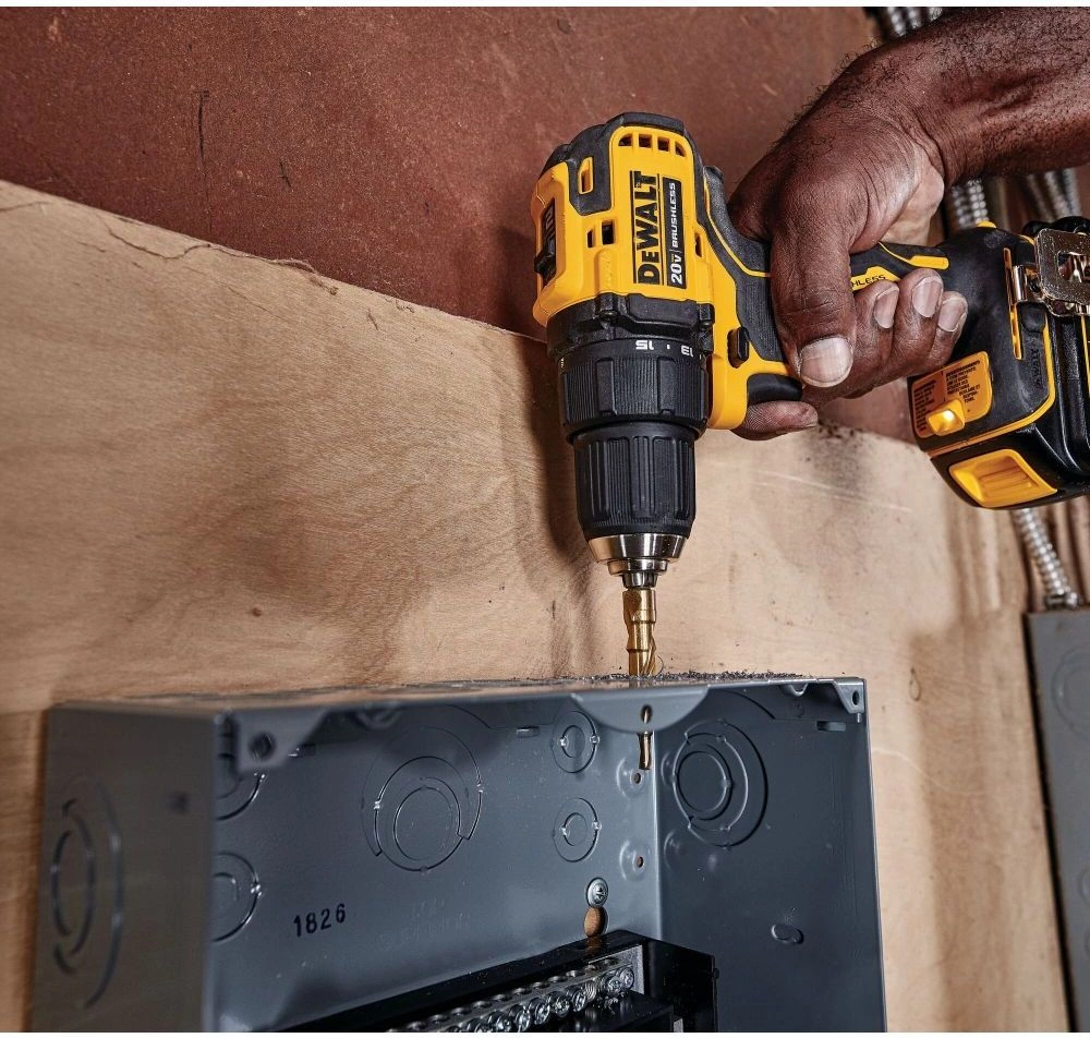 Дрель-шуруповерт DeWalt DCD708D2T (DCD708D2T-QW)