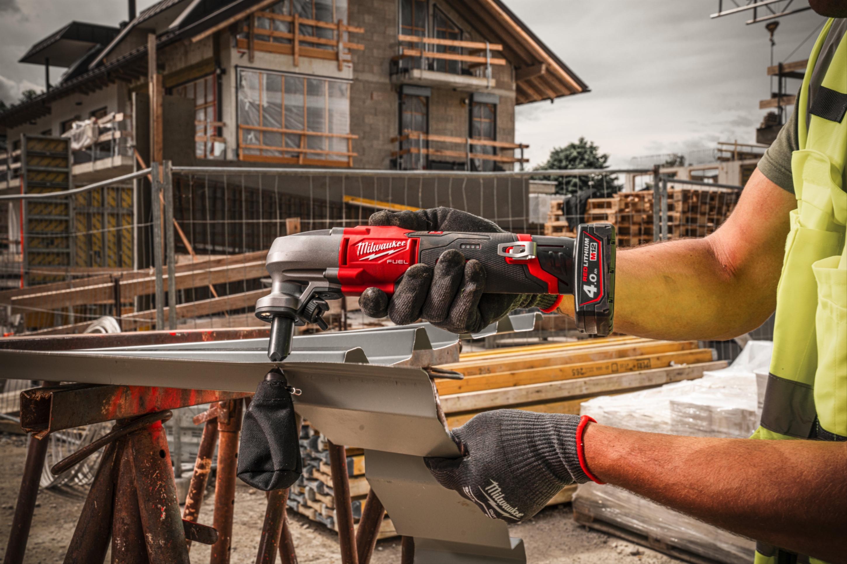 Электроножницы по металлу Milwaukee M12 FNB16-0 (4933479617)