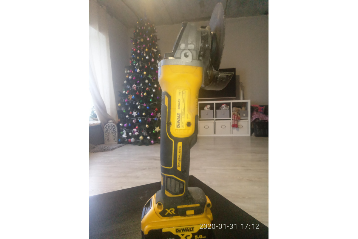 Угловая шлифмашина DeWalt DCG405NT