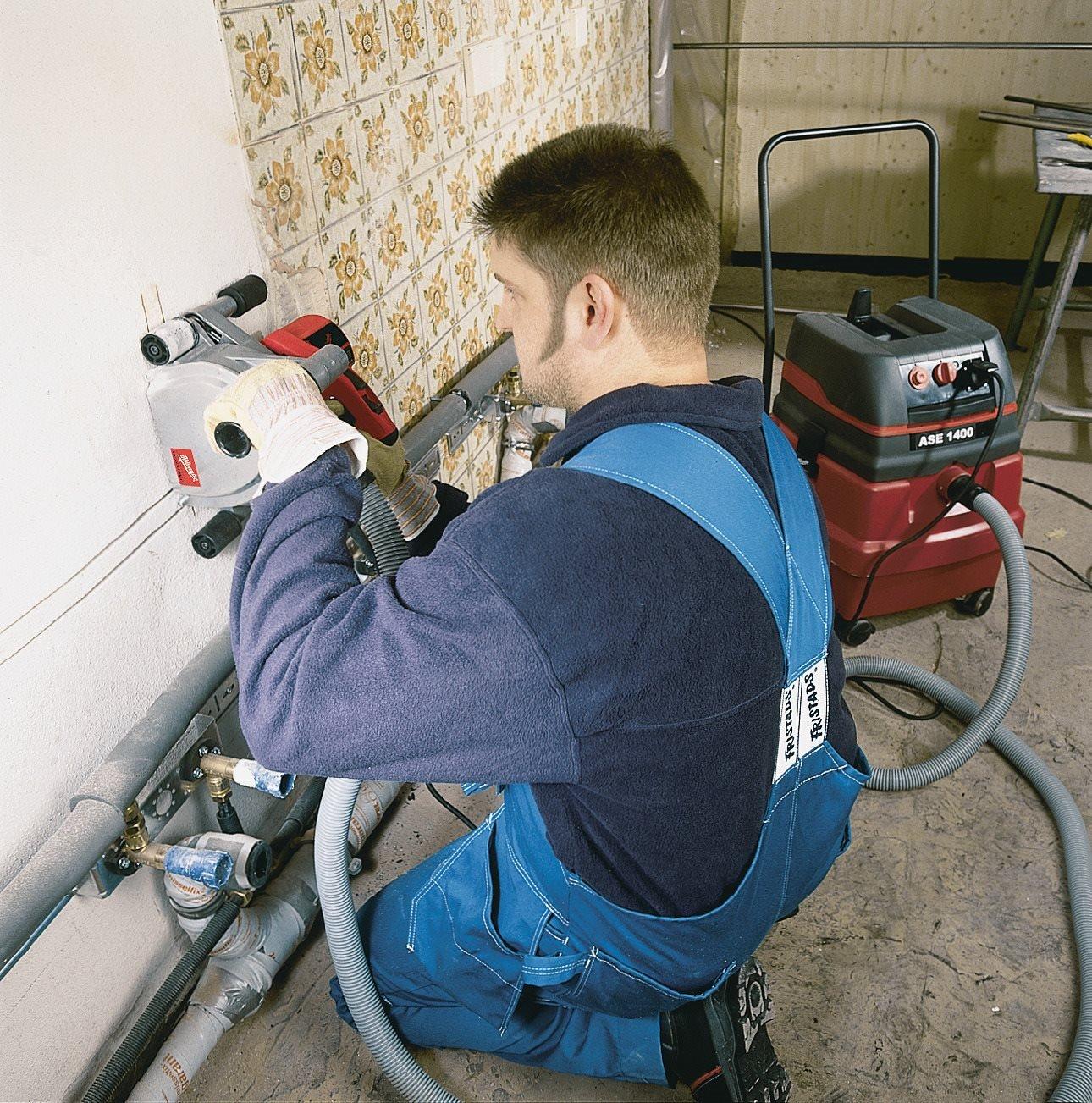 Штроборез Milwaukee WCS 45 (4933383350)
