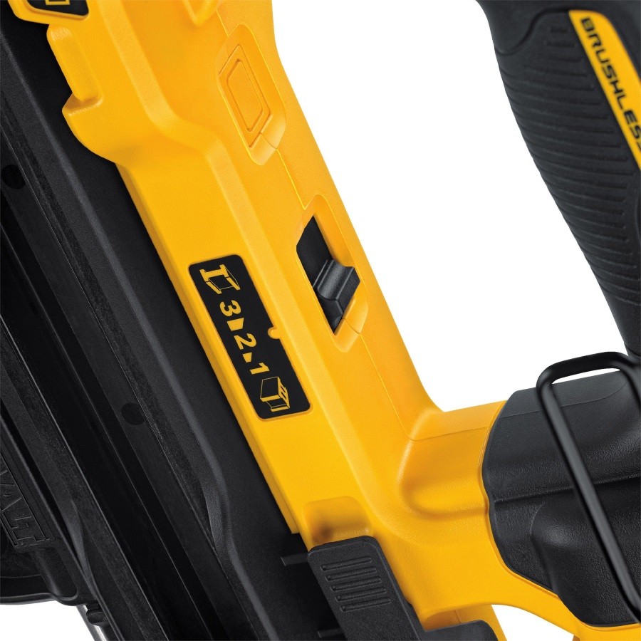 Аккумуляторный гвоздезабиватель DeWalt DCN890P2 (DCN890P2-QW)
