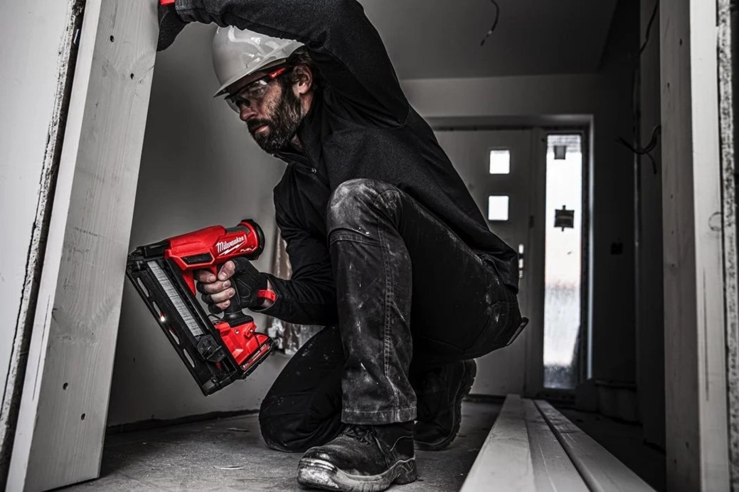 Аккумуляторный нейлер Milwaukee M18 FN16GA-0X (4933478094)