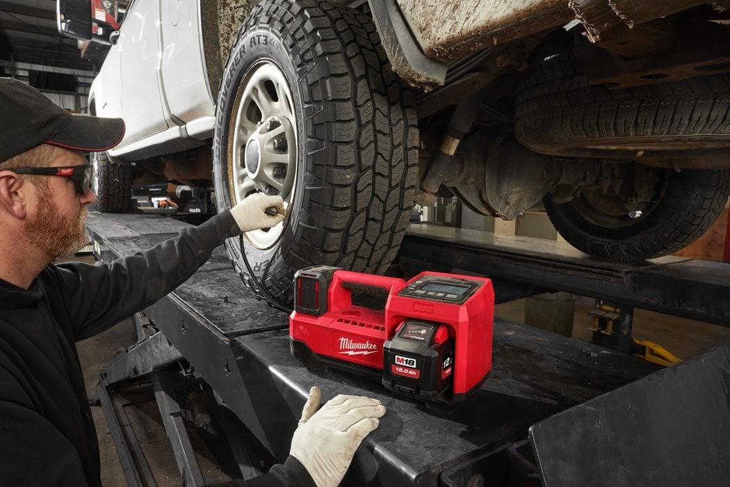 Автомобильный компрессор Milwaukee M18 BI-0 (4933478706)