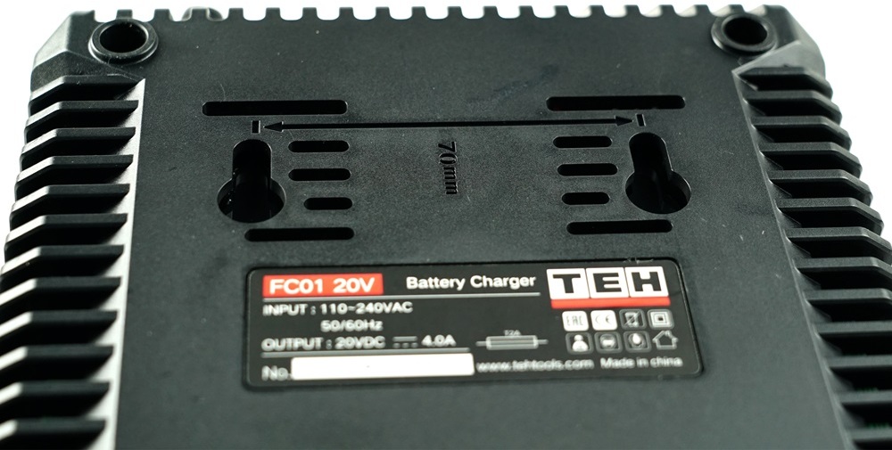 Зарядное устройство для инструмента TEH FC01 20V