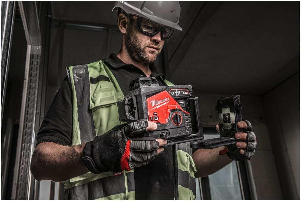 Лазерный нивелир Milwaukee M12 3PL-0C (4933478103)