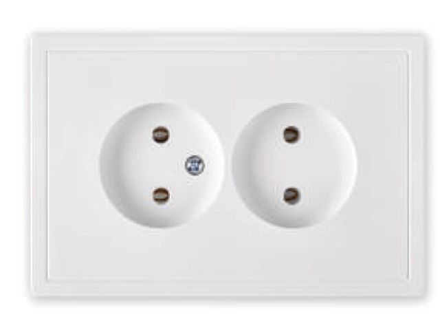 Розетка 2-ая (скрытая, б/з) белая, Carre, BYLECTRICA