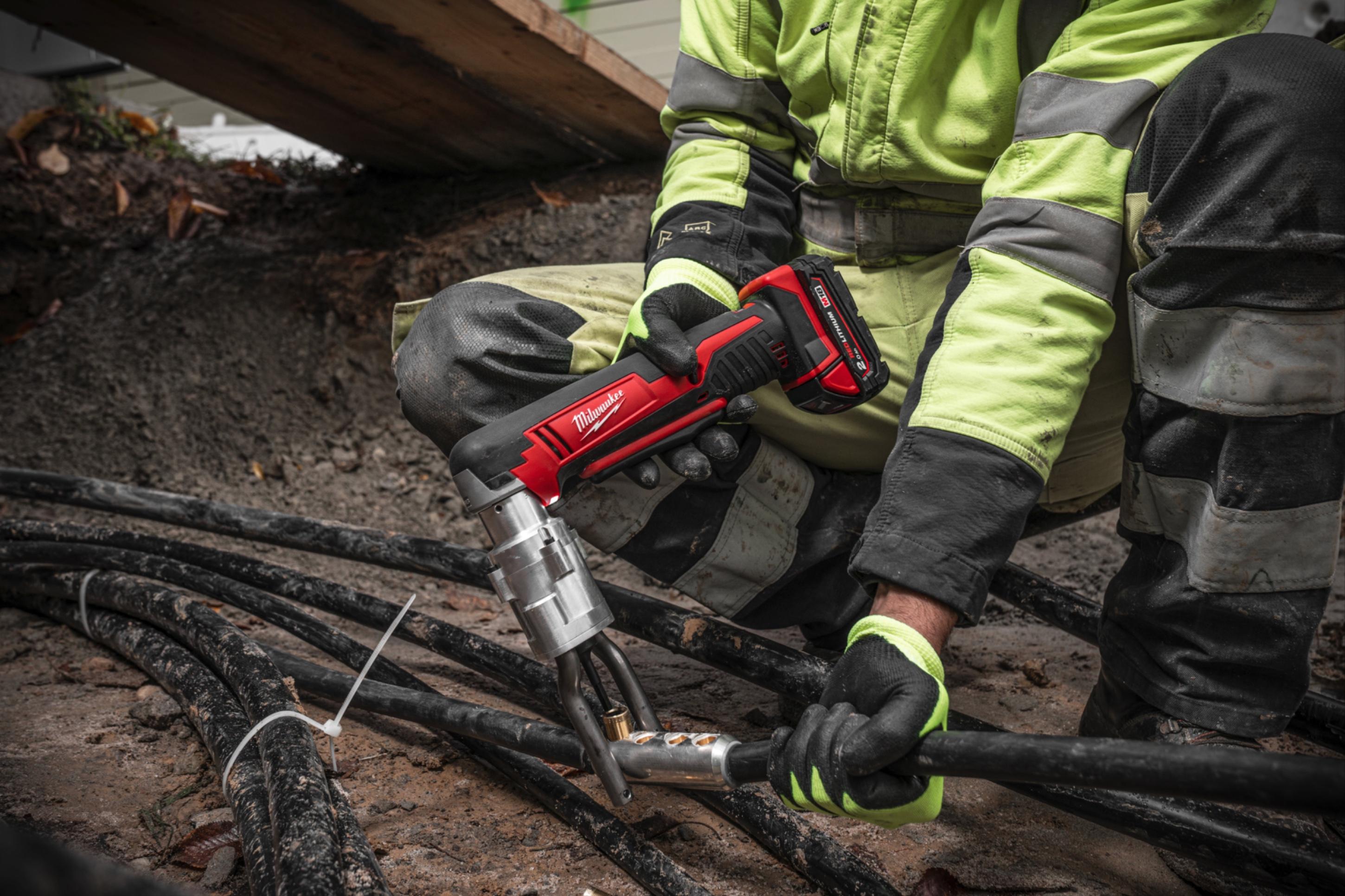 Инструмент для срезных болтов Milwaukee M18 BSBT-202X (4933493289)