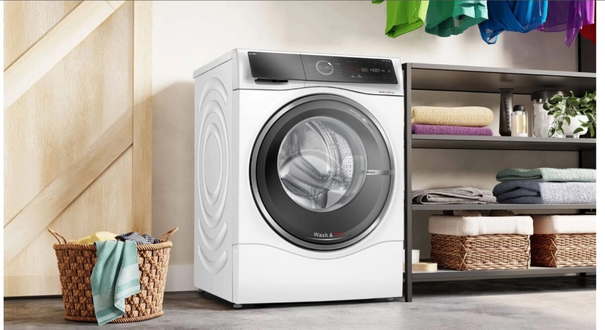 Стиральная машина Bosch Serie 8 WNC254A0SN белый